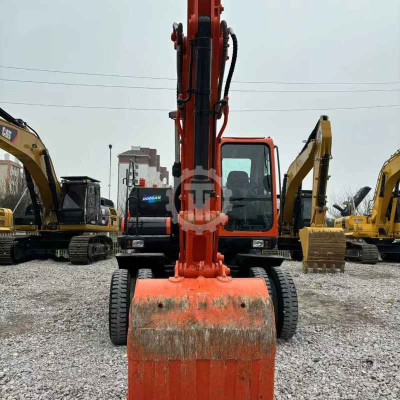 Used Doosan DX150W for sale