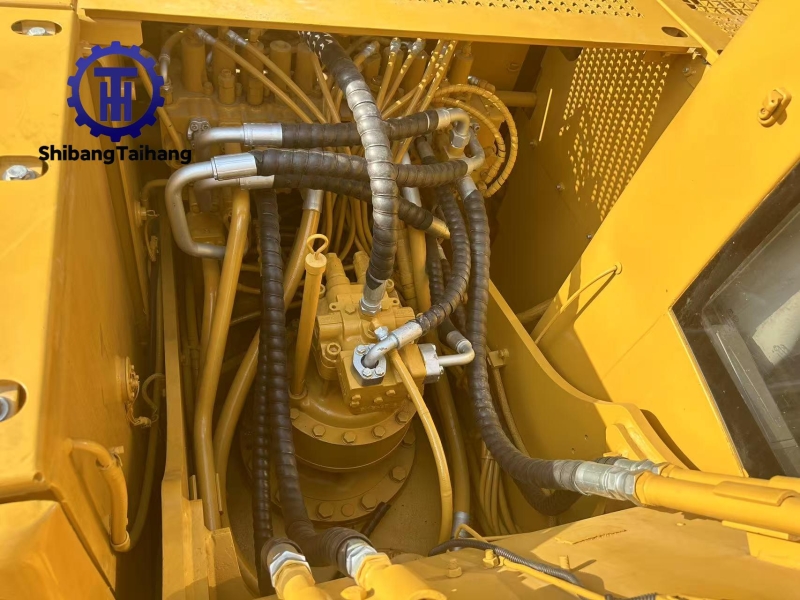 Excavadora Caterpillar 320C Usada en Venta 4