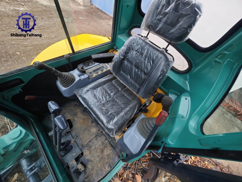 Продается б/у Kubota 35