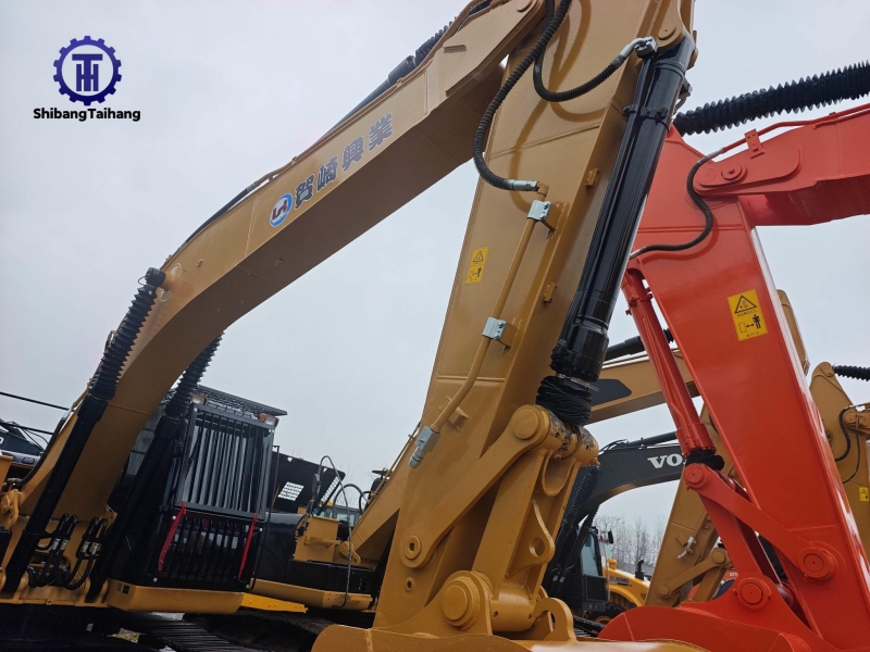 Excavadora Caterpillar 320D2L Usada en Venta 2