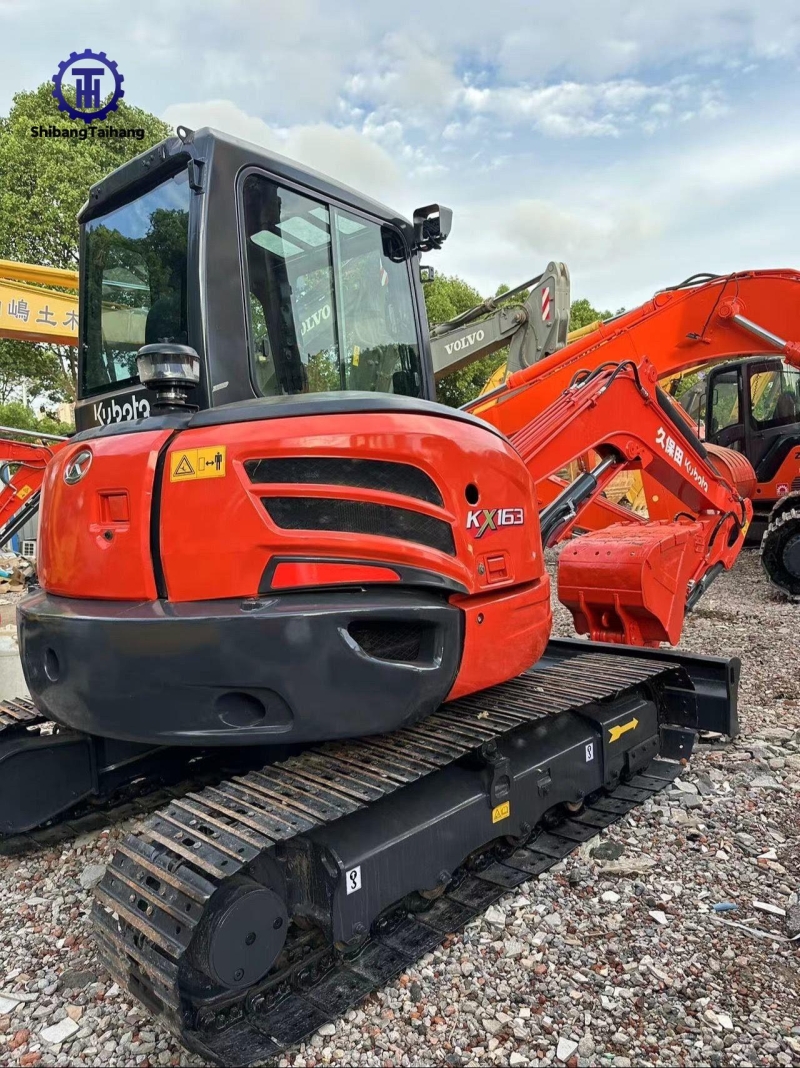 Продается б/у Kubota 163