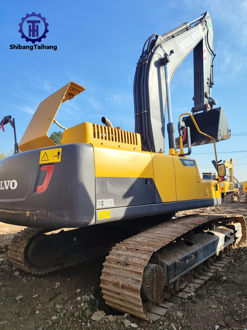 Excavadora Volvo EC300 usada en venta 2