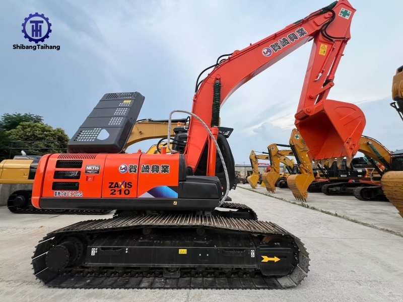 Hitachi ZX210 d'occasion à vendre