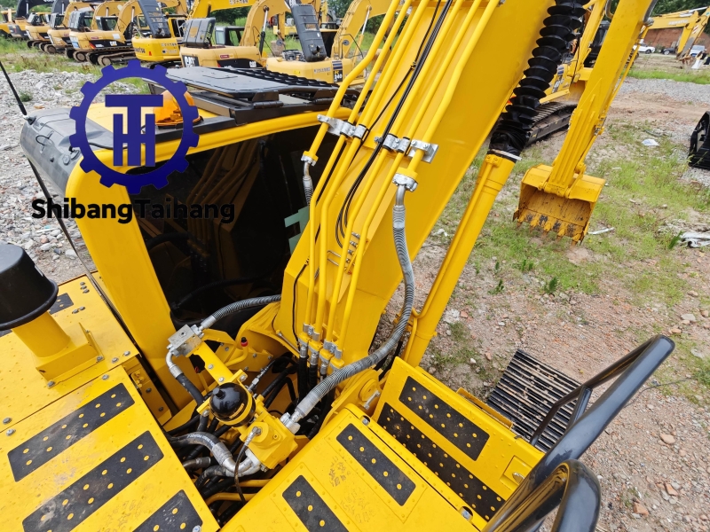 Pelle Komatsu 210 d'occasion