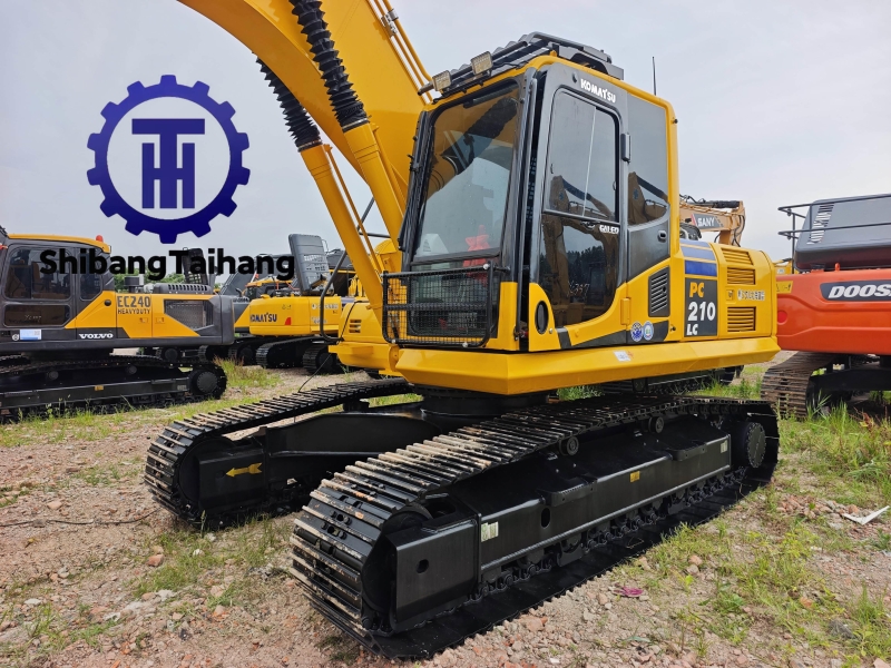 Pelle Komatsu 210 d'occasion