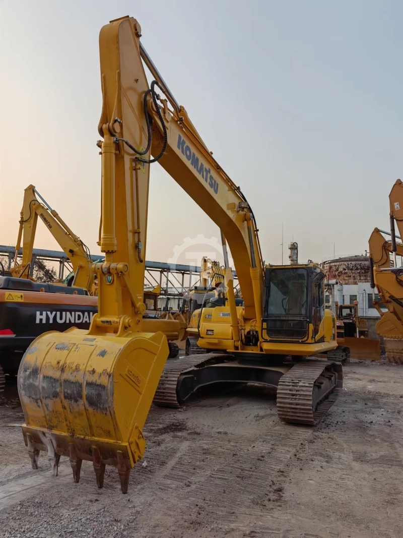 Used Komatsu PC240 for sale 2