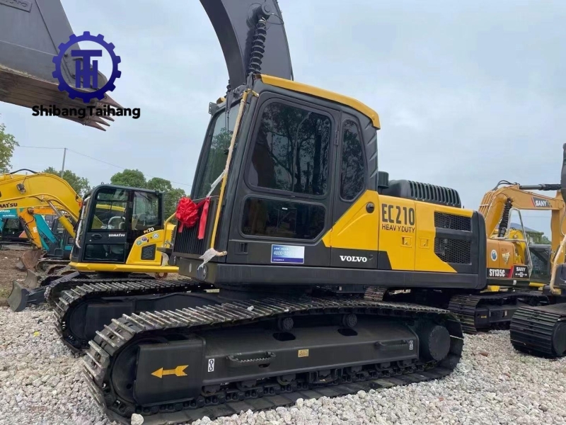 Excavadora Volvo EC210 usada en venta 