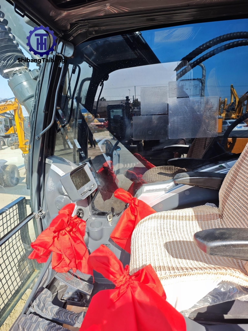 للبيع حفار هيونداي 225 مستعمل