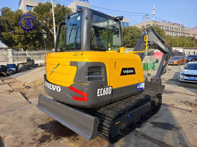 Excavadora Volvo EC60 usada en venta 2