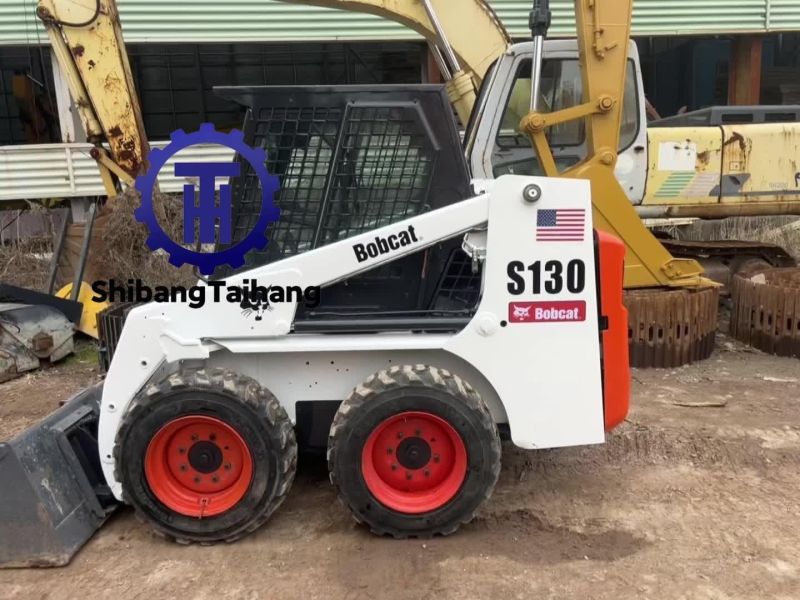 Б/У мини-погрузчик Bobcat S130 на продажу
