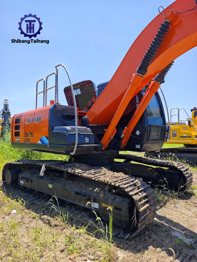 Продается б/у HItachi ZX210.