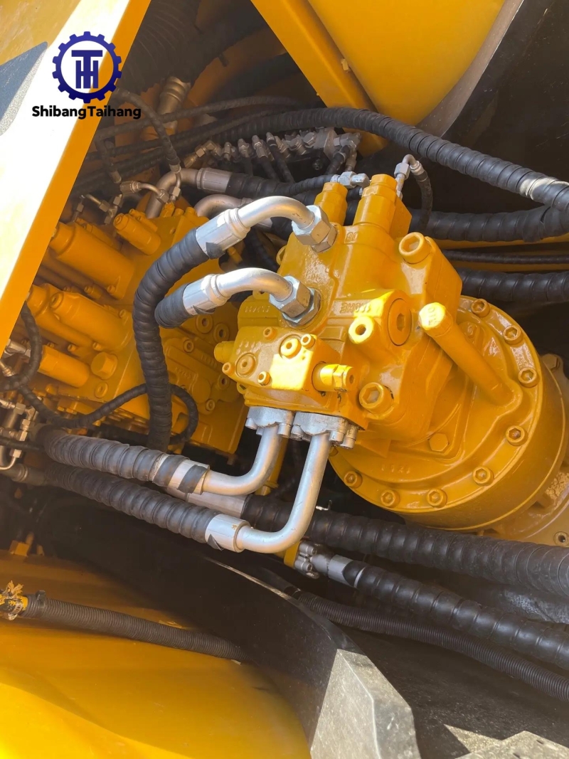 للبيع حفار ساني 215 مستعمل