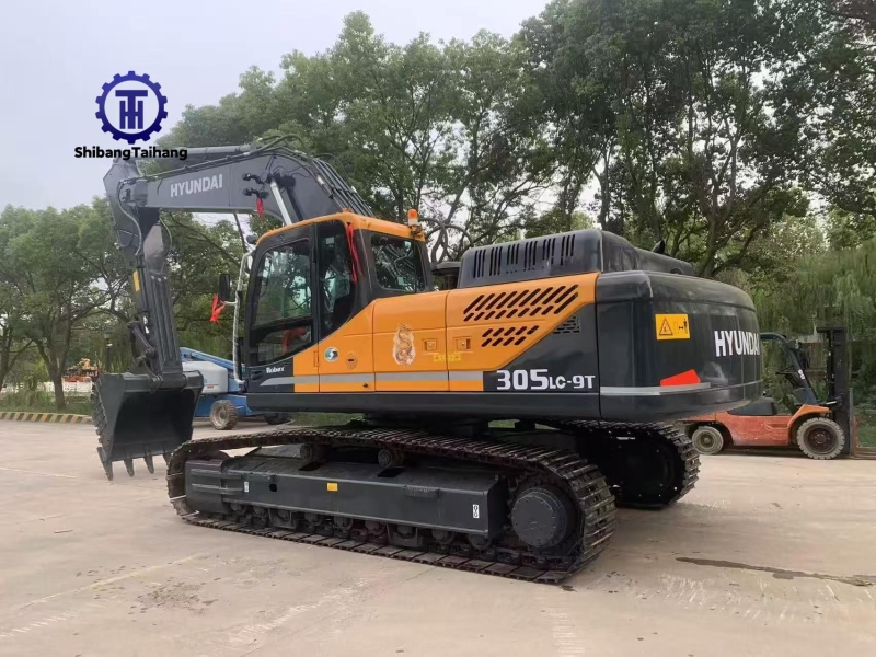 Excavadora Hyundai 305 usado en venta 3