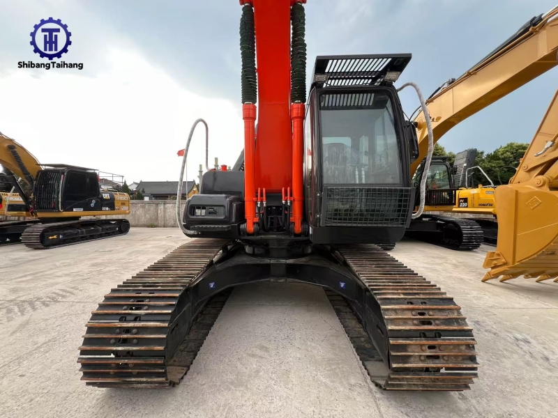Excavadora Hitachi ZX210 de segunda mano en venta