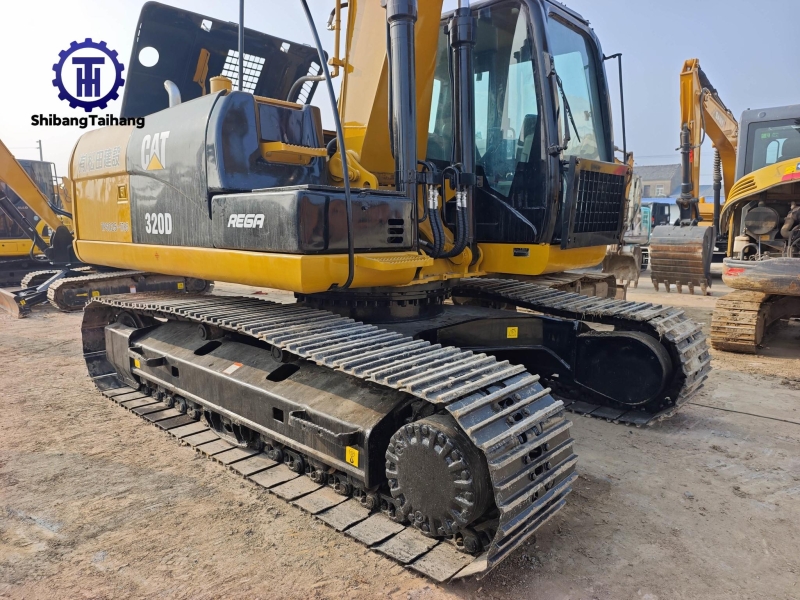 Excavadora Caterpillar 320D Usada en Venta