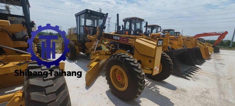 Niveleuse Caterpillar 140M d’occasion