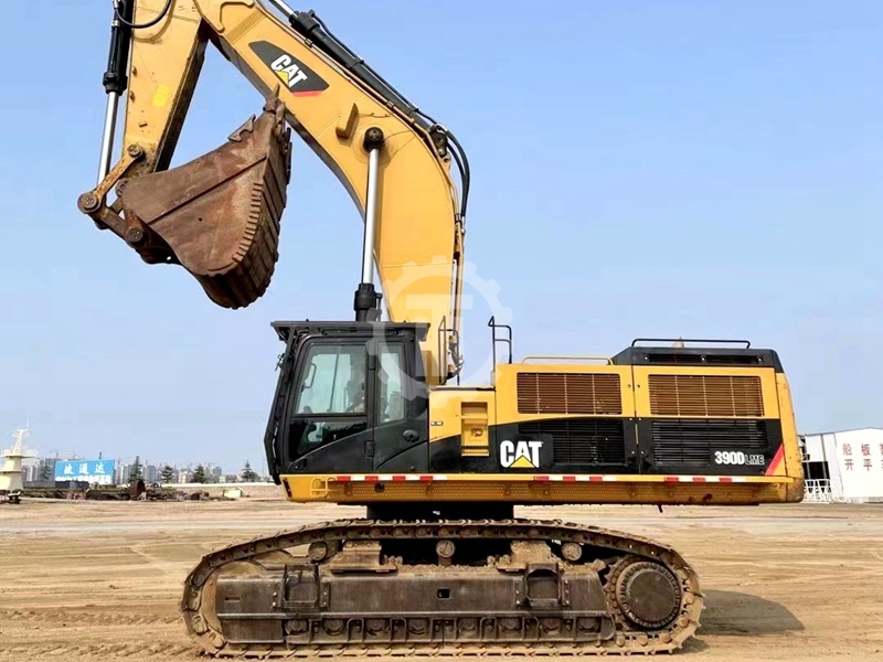 Продается б/у Caterpillar 390D