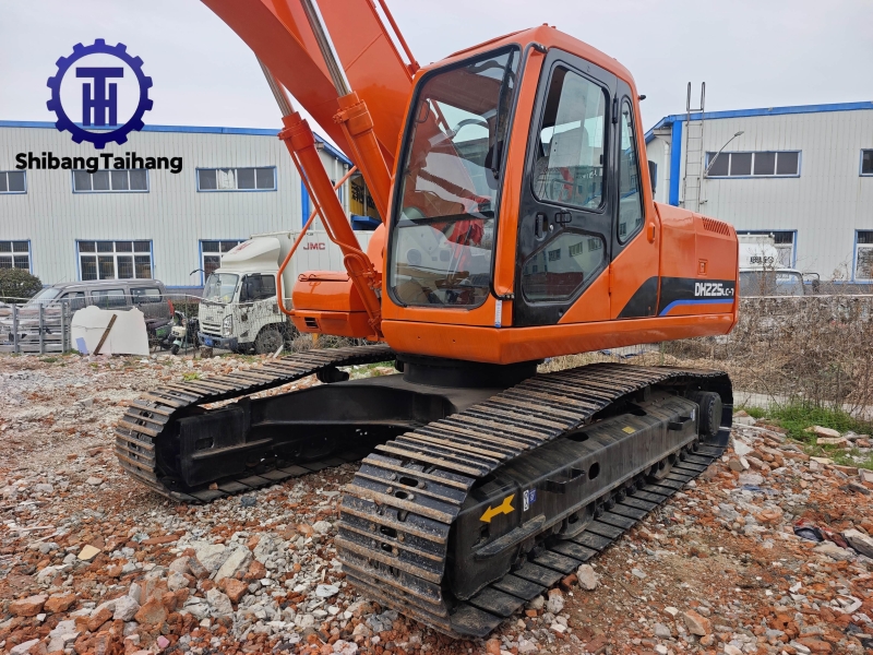 Doosan DH225 d'occasion à vendre
