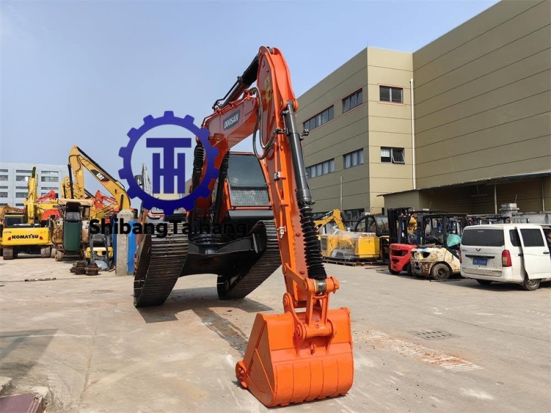 Excavadora Doosan DX150 usada