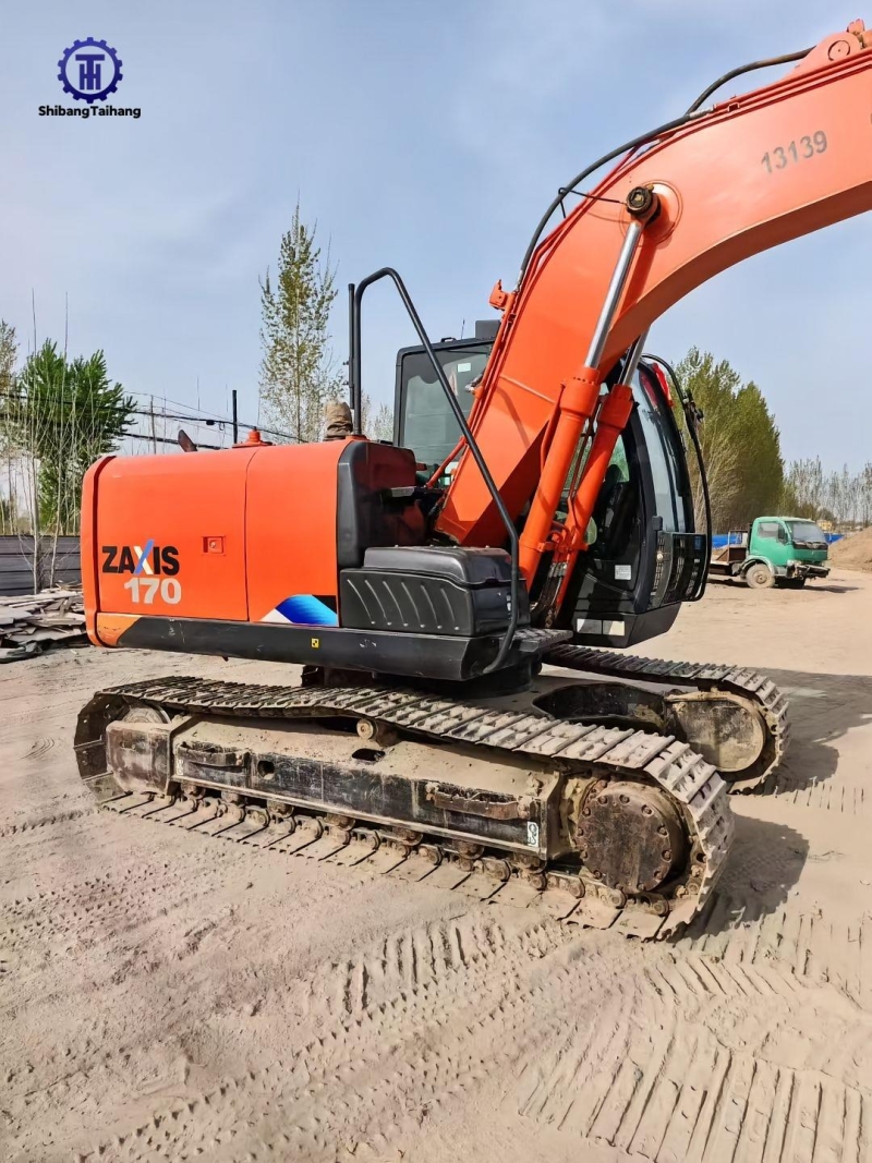 Excavadora Hitachi ZX130 de segunda mano en venta