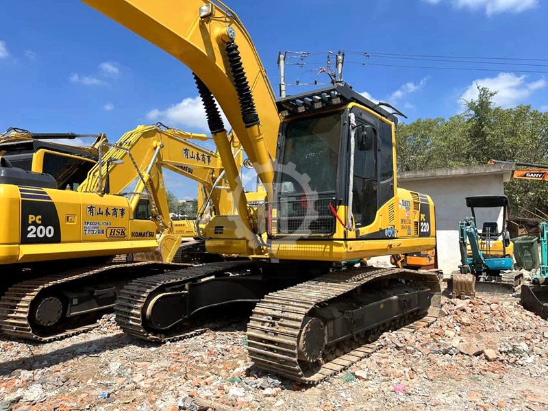 Used Komatsu PC220 for sale 5