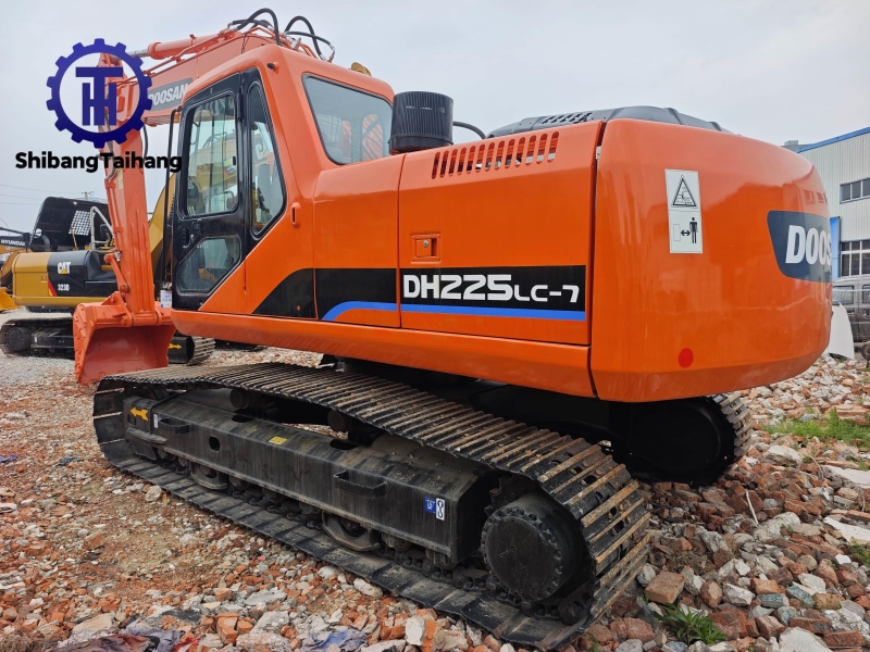 Doosan DH225 d'occasion à vendre