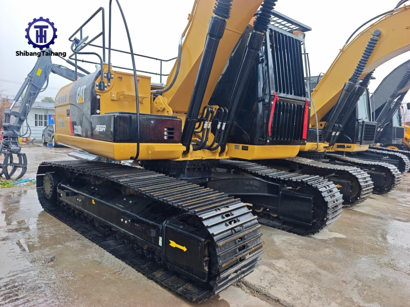 Excavadora Caterpillar 320D2L Usada en Venta 2