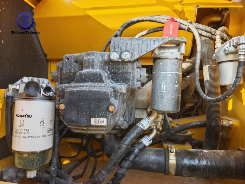 Excavadora Komatsu PC220 de segunda mano en venta