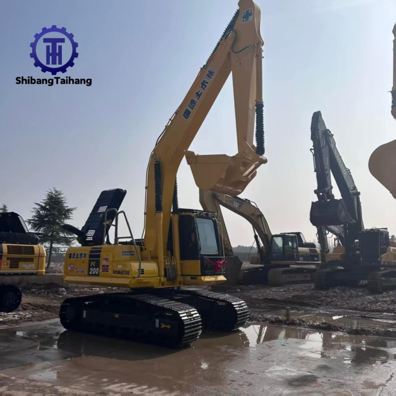 Komatsu PC200 d'occasion à vendre 3