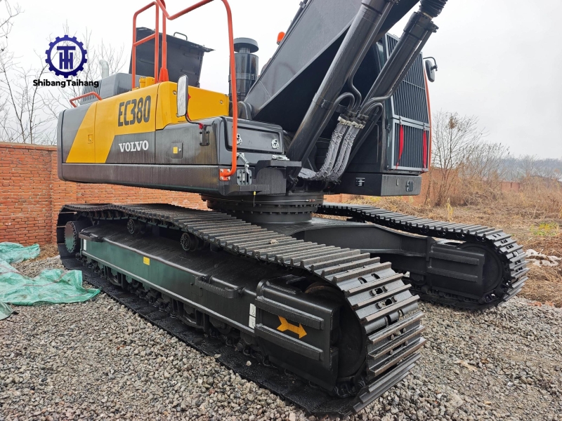 للبيع حفار فولفو EC380D مستعمل