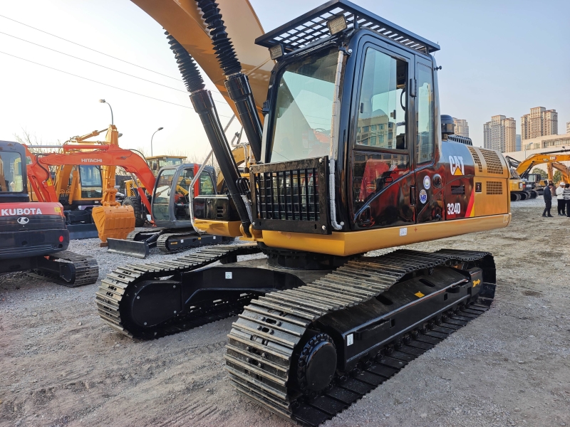 Excavatrice Caterpillar 324 d'occasion à vendre