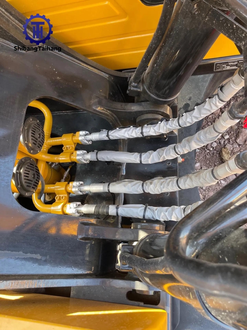 Excavadora SANY 215 de segunda mano en venta