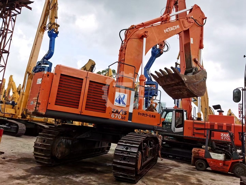 Продается б/у HItachi ZX670