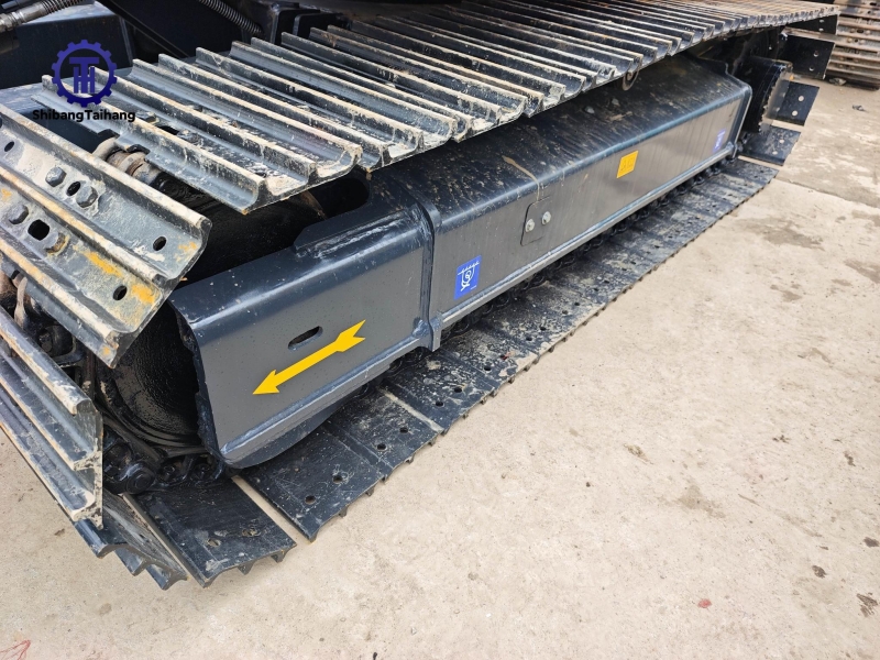 للبيع حفار كوبيلكو SK75 مستعمل