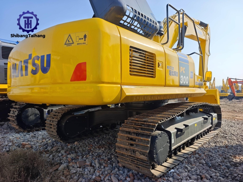 Excavadora Komatsu PC300 de segunda mano en venta