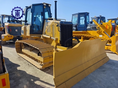 بلدوزر كاتربيلر D5 مستعمل للبيع