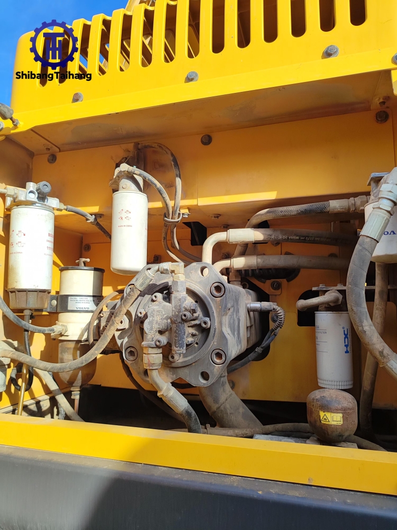 Excavadora Volvo EC300 usada en venta 2