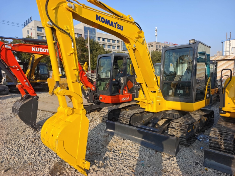Excavadora Komatsu PC56 usado en venta 4