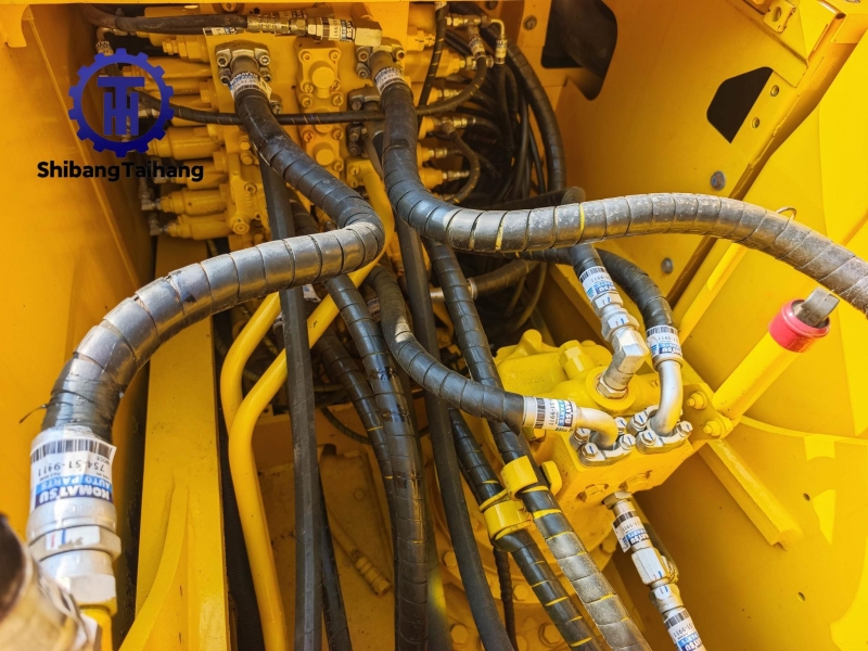 Excavadora Komatsu PC200 de segunda mano en venta