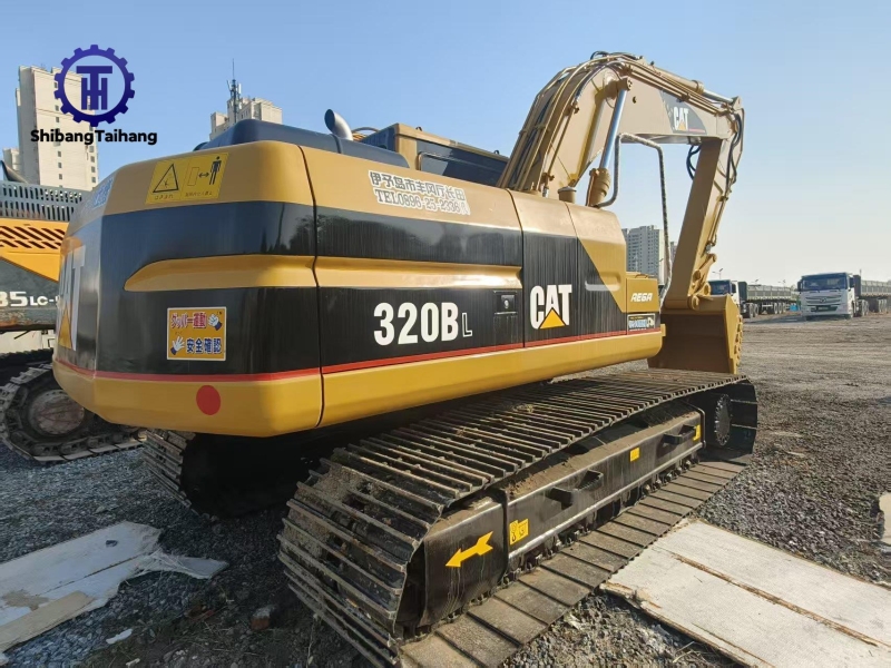 Продается б/у Caterpillar 320B.