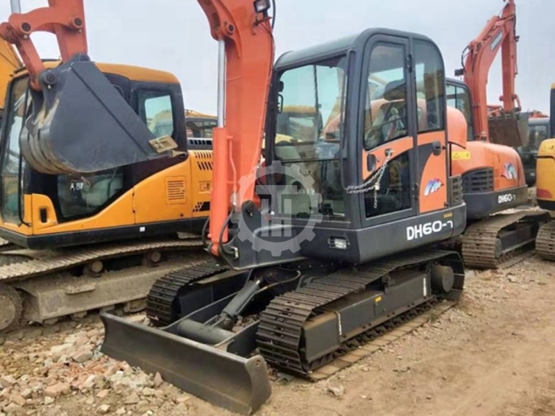 Used Doosan DH60-7 for sale