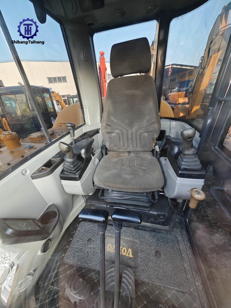Excavadora Volvo EC60 usada en venta