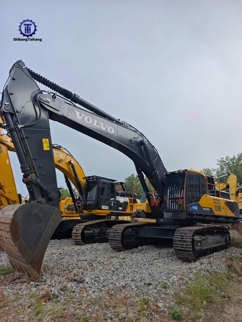 للبيع حفار فولفو EC480 مستعمل