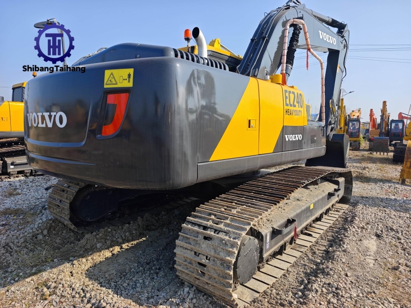 Excavadora Volvo EC240 usada en venta