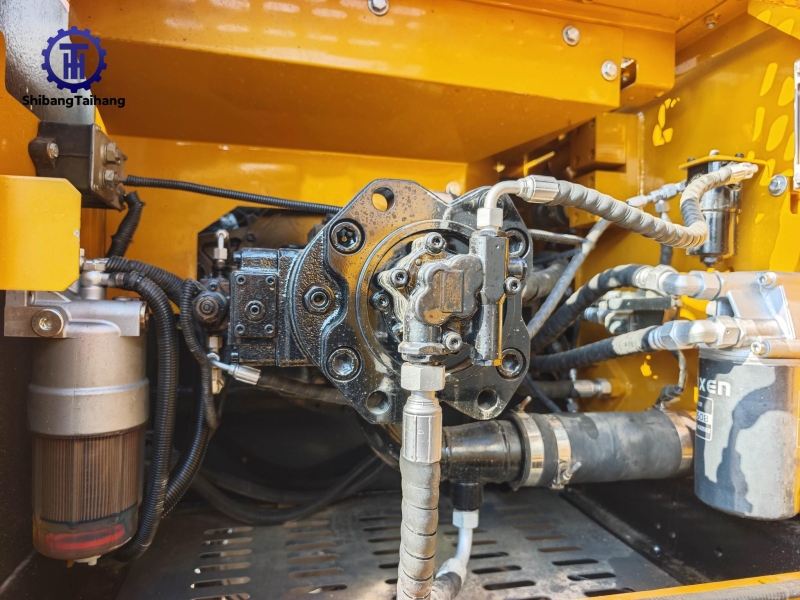 Продается б/у SANY 235