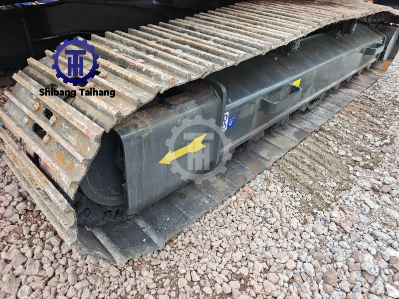 USED HYUNDAI 220 EXCAVATOR