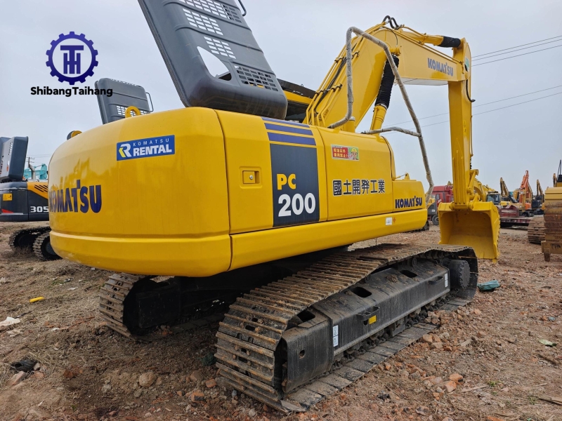 Excavadora Komatsu PC200 usado en venta 2