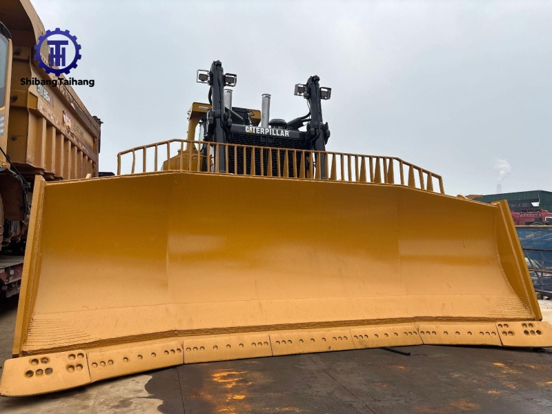 Бульдозер б/у Caterpillar D11 в продаже