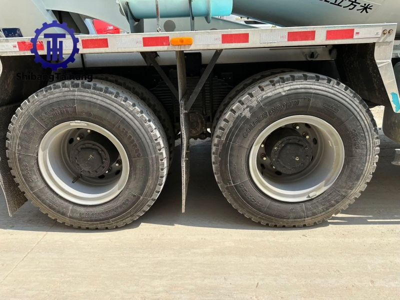 Camion bétonnière 16m³ d'occasion en vente