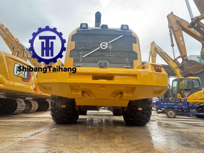 Cargadora Volvo L180G usada
